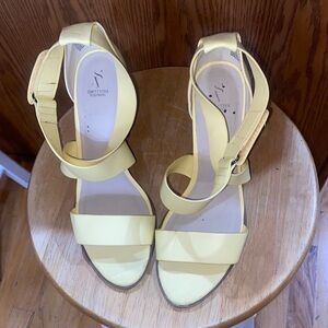 Simply Vera Strappy Heels